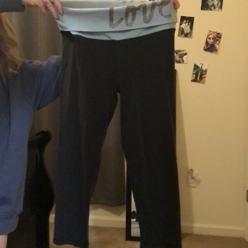 Victoria’s Secret cropped yoga